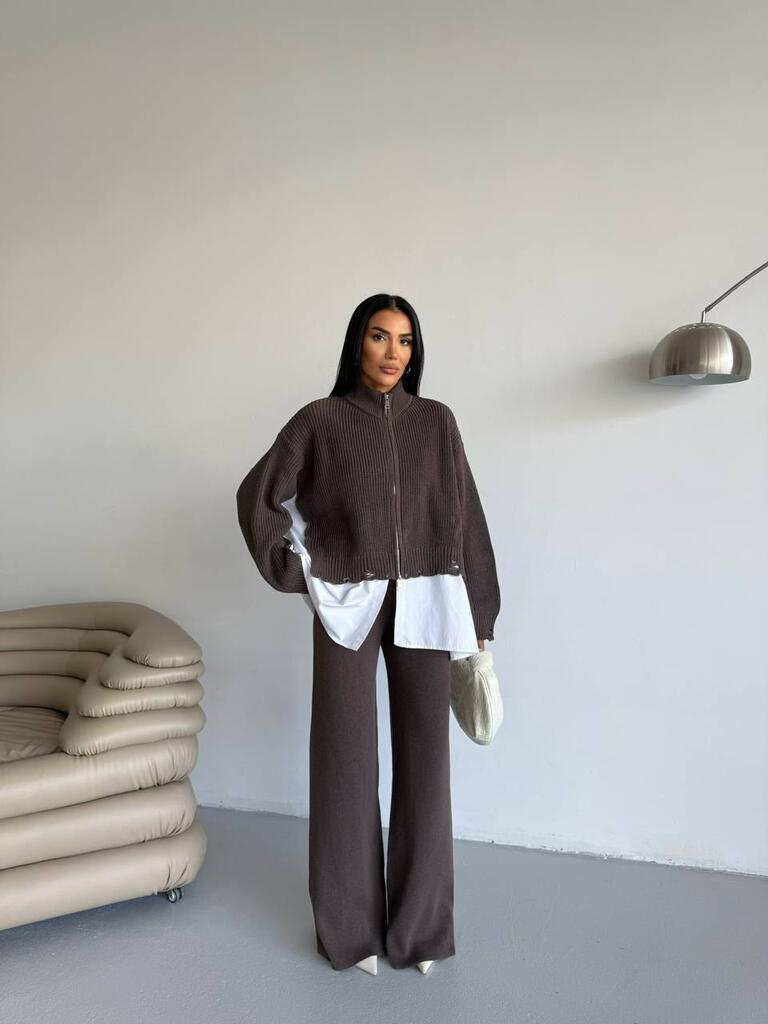                                                                                                                                                                                                                                             COMPLEU MIRE BROWN