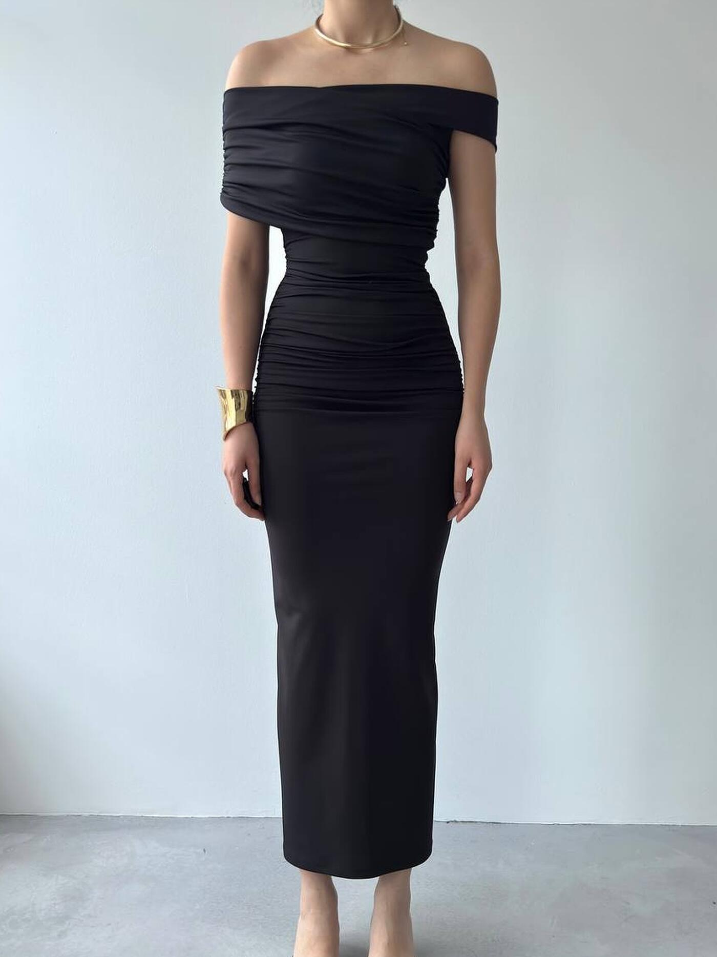 ROCHIE ELYZ BLACK